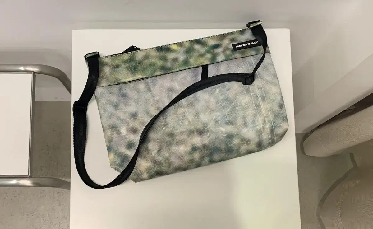 프라이탁 루 숄더백 F553 LOU SHOULDER BAG